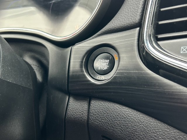 Used 2020 Jeep Grand Cherokee Altitude AWD/4WD image 42