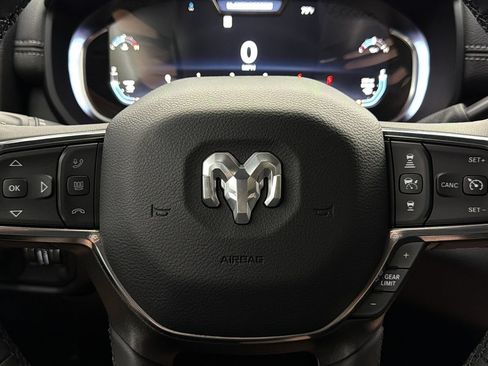 Used 2025 RAM 2500 Laramie AWD/4WD image 31