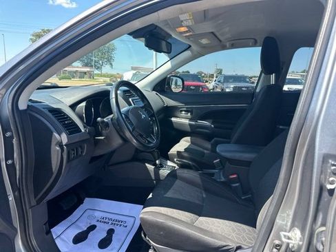 Used 2021 Mitsubishi Outlander Sport SE FWD image 30