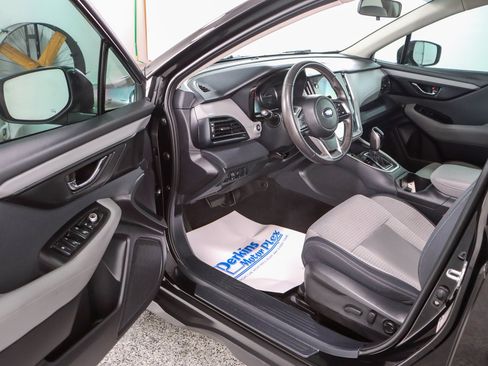 Used 2024 Subaru Outback Premium AWD/4WD image 3