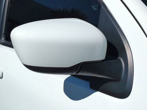 Used 2025 Nissan Frontier SV image 12