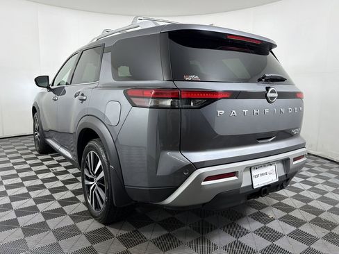 Used 2025 Nissan Pathfinder Platinum w/ Cargo Package image 4