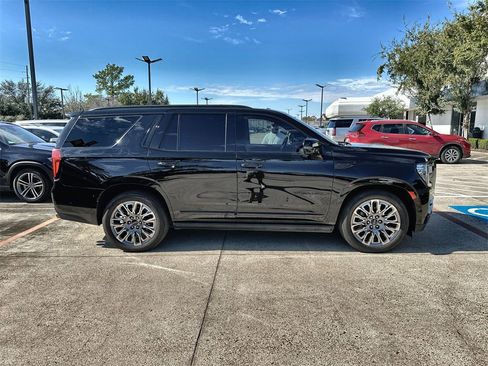 Used 2023 GMC Yukon Denali Ultimate image 10