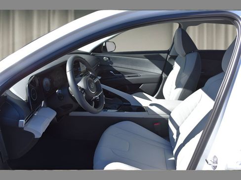 New 2026 Hyundai Elantra Limited image 10