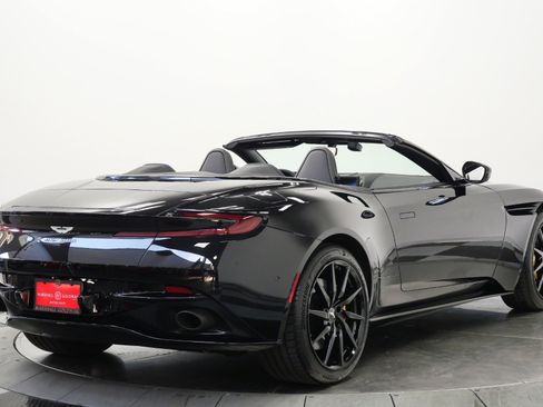 Used 2020 Aston Martin DB11 Volante image 8