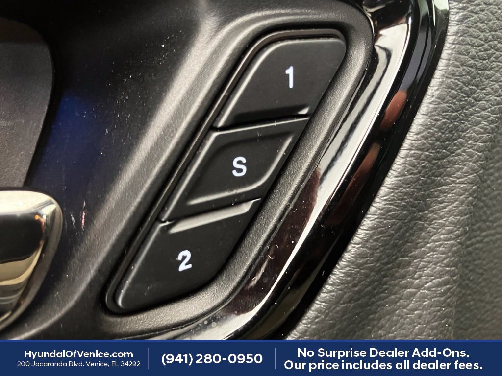 Used 2023 Dodge Durango R/T RWD image 8