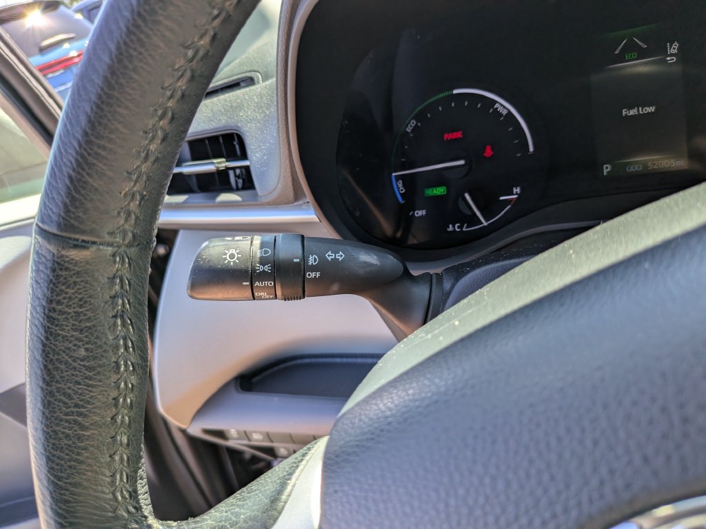 Used 2022 Toyota Sienna XLE FWD image 32