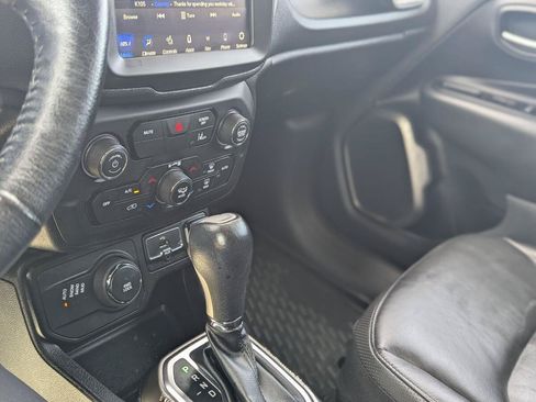 Used 2021 Jeep Renegade Limited AWD/4WD image 26