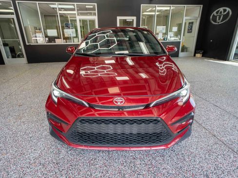 Used 2024 Toyota Corolla SE FWD image 6