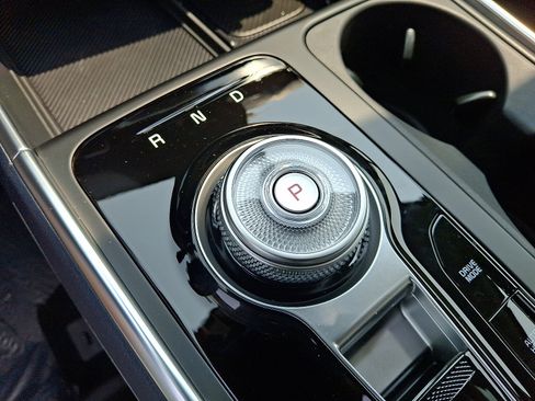 New 2025 Kia Carnival SX Prestige FWD image 15