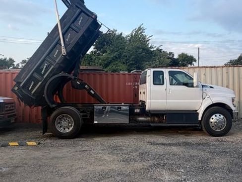 Used 2019 Ford F750 2WD SuperCab Super Duty image 2