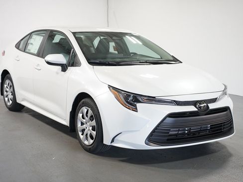 New 2026 Toyota Corolla LE image 3