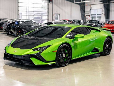 Used 2023 Lamborghini Huracan Tecnica image 2