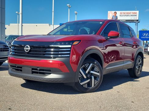 Used 2025 Nissan Kicks SV image 1