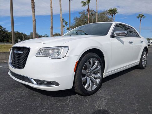 Used 2019 Chrysler 300 Limited image 8