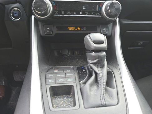 Used 2022 Toyota RAV4 XLE image 15