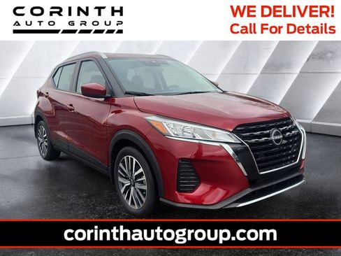 Used 2022 Nissan Kicks SV image 1