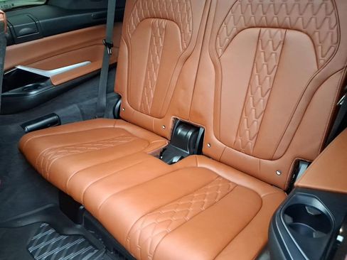 Used 2025 BMW X7 M60i w/ Executive Package AWD/4WD image 19