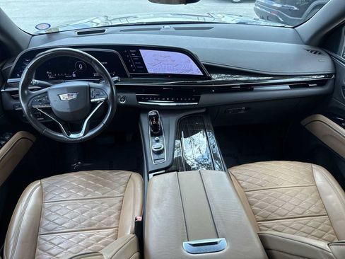 Used 2022 Cadillac Escalade Premium Luxury w/ Performance Package AWD/4WD image 24