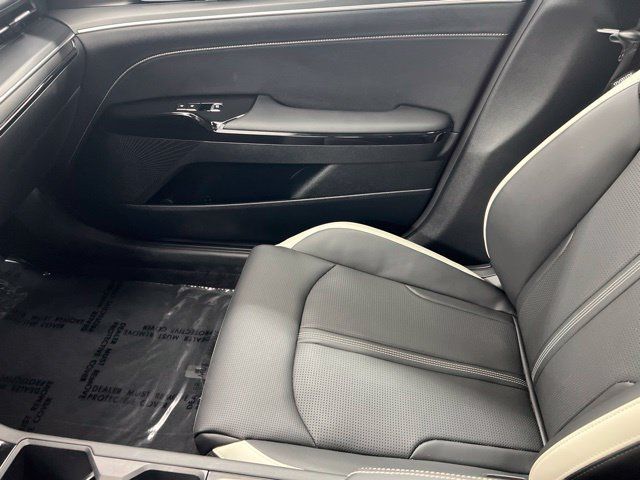 Used 2025 Kia K5 GT-Line AWD/4WD image 17