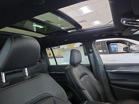 New 2026 Jeep Grand Cherokee L Limited w/ Limited Altitude Package image 12