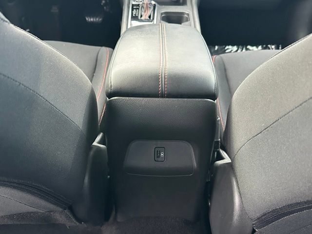 Used 2024 Nissan Sentra SR FWD image 27