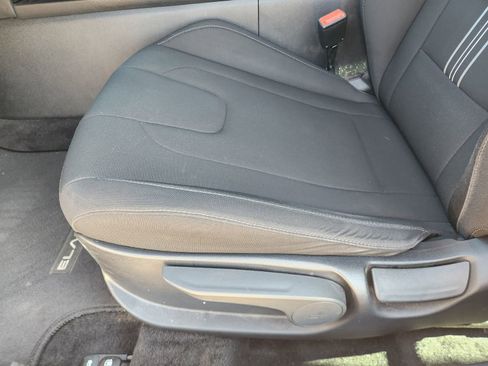 Used 2024 Hyundai Elantra SEL image 28