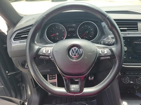 Used 2021 Volkswagen Tiguan SE FWD image 19