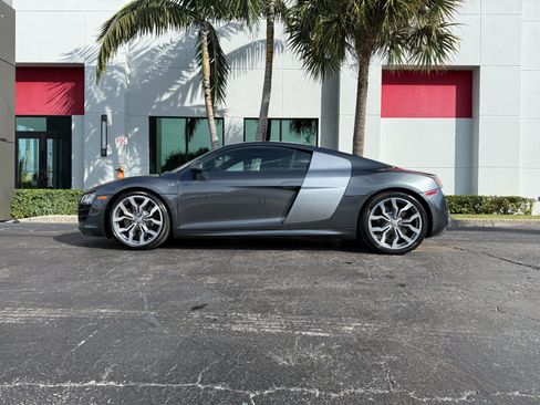 Used 2010 Audi R8 V10 AWD/4WD image 11