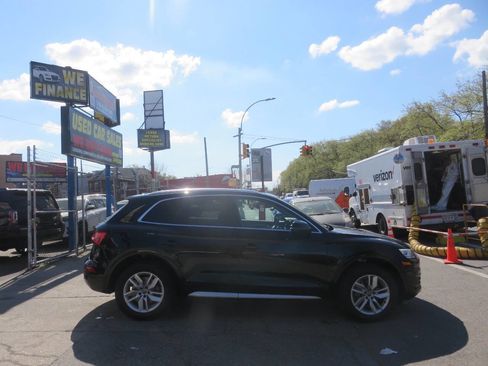 Used 2020 Audi Q5 2.0T Premium w/ Convenience Package AWD/4WD image 9