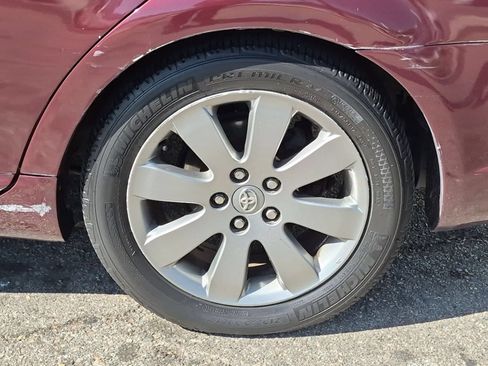 Used 2005 Toyota Avalon Touring FWD image 9