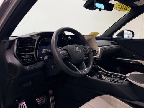 Used 2025 Lexus TX 500h AWD w/ Technology Package image 11