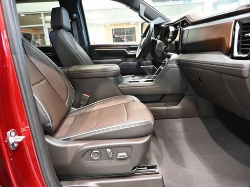 Used 2024 GMC Sierra 3500 Denali image 13