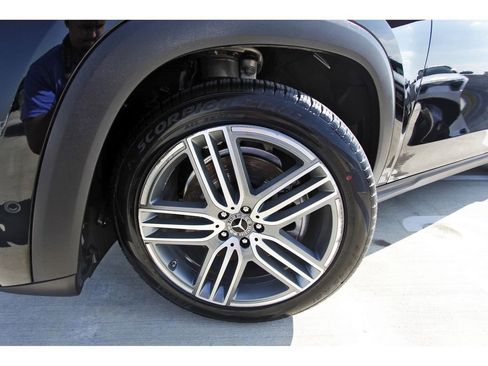 Used 2025 Mercedes-Benz GLS 450 4MATIC image 30