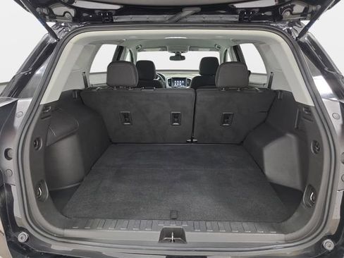 Used 2024 GMC Terrain SLE AWD/4WD image 32