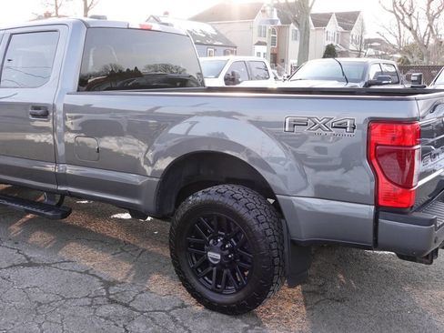 Used 2022 Ford F250 XLT w/ Black Appearance Package image 8