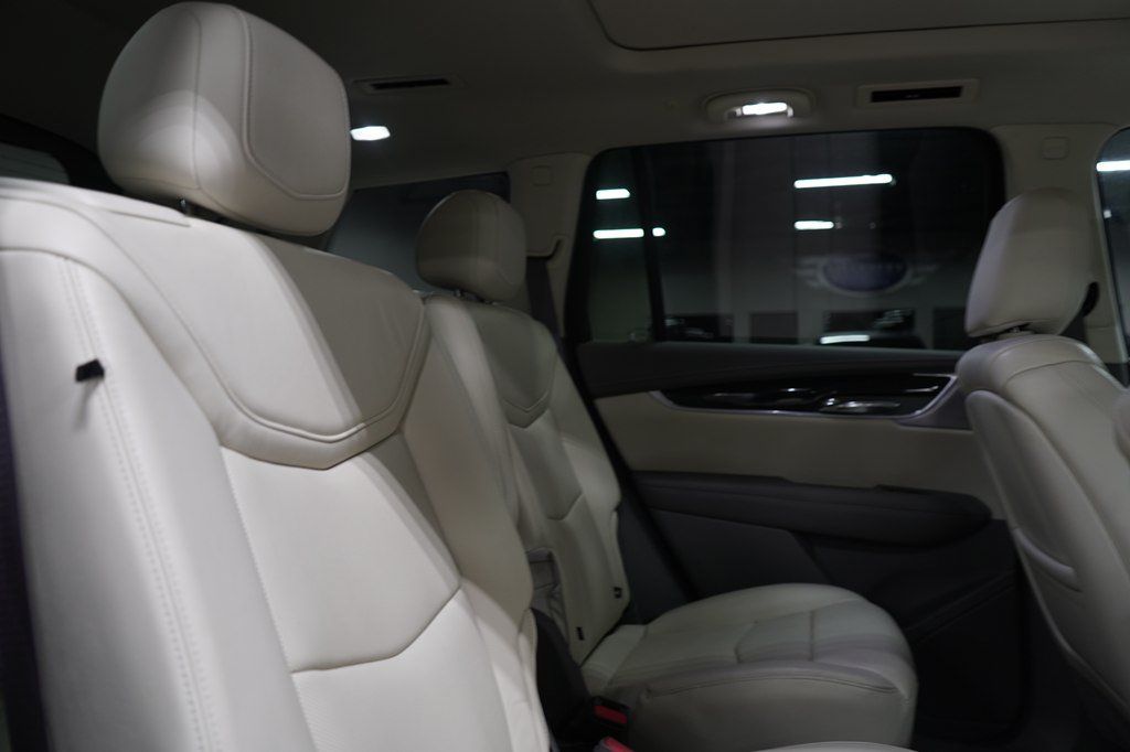 Used 2020 Cadillac XT6 Premium Luxury AWD/4WD image 28