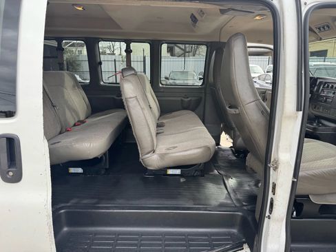 Used 2017 Chevrolet Express 2500 LS image 28