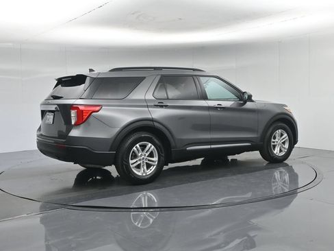 Certified 2021 Ford Explorer XLT RWD image 33