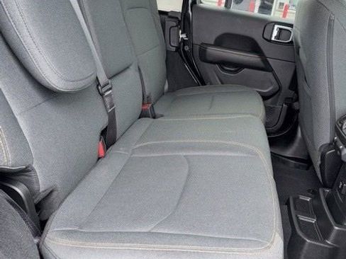 Used 2025 Jeep Wrangler Sahara 4xe image 10