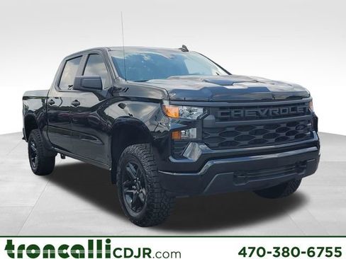 Used 2026 Chevrolet Silverado 1500 Custom Trail Boss w/ Midnight Edition AWD/4WD image 1