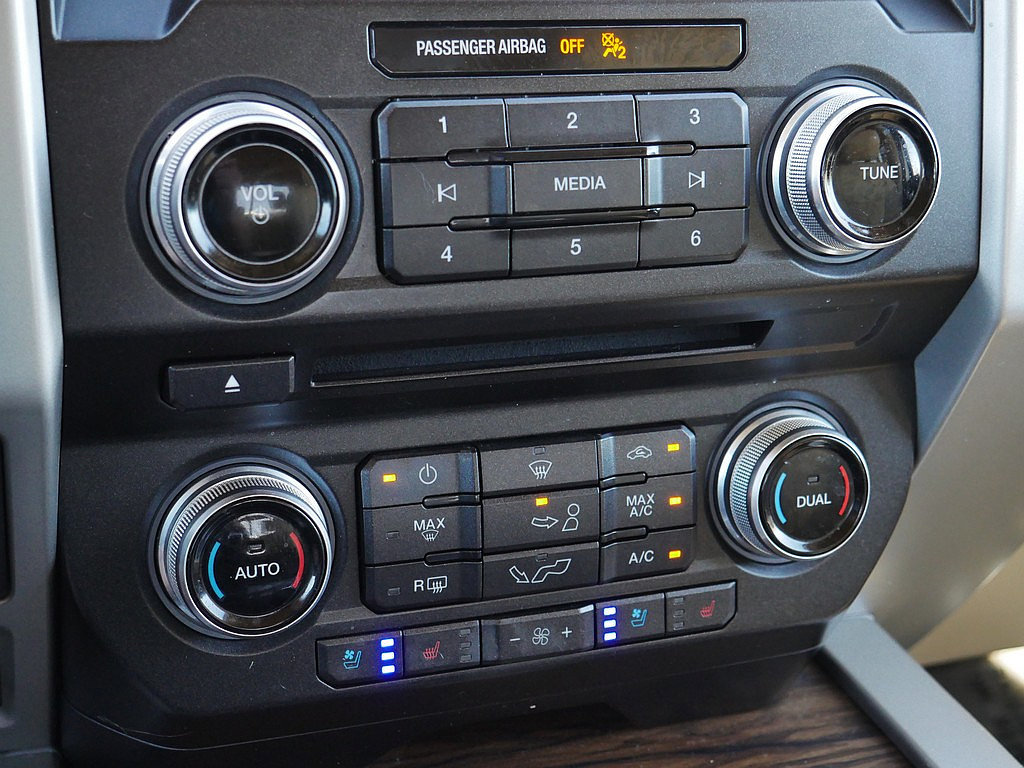Used 2018 Ford F150 Lariat w/ Equipment Group 502A Luxury AWD/4WD image 51