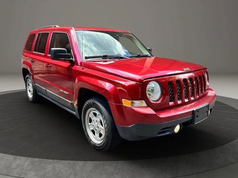Used 2016 Jeep Patriot Sport w/ Power Value Group image 2