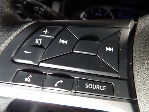 Used 2021 Nissan Kicks S image 20