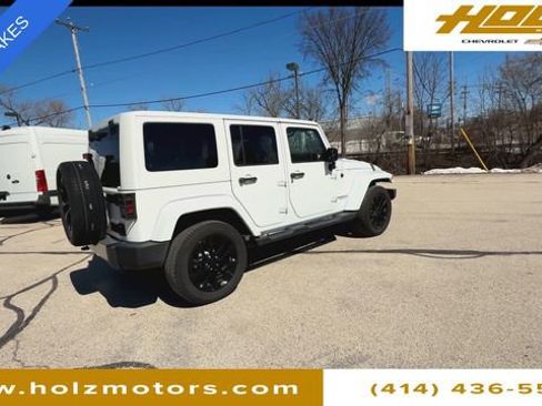 Used 2014 Jeep Wrangler Unlimited Sahara w/ Connectivity Group image 9
