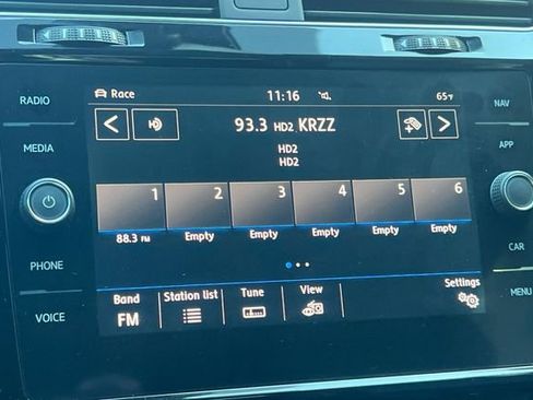 Used 2019 Volkswagen Golf R 4-Door image 21