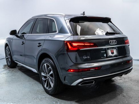 Used 2023 Audi Q5 2.0T Premium w/ Convenience Package image 3