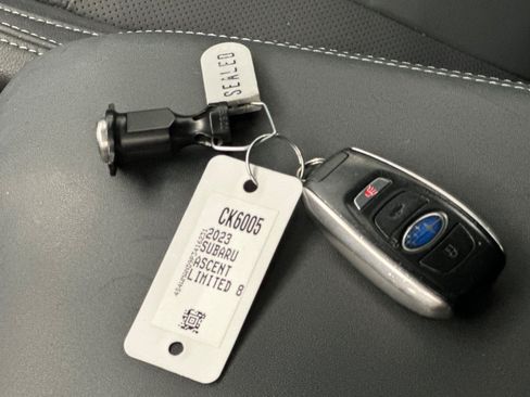 Used 2023 Subaru Ascent Limited AWD/4WD image 33