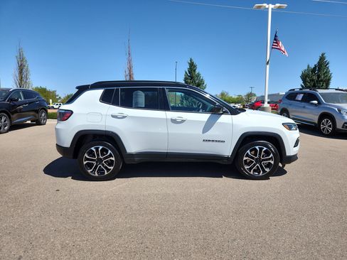 Used 2024 Jeep Compass Limited AWD/4WD image 2