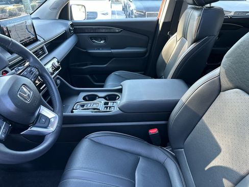 Used 2025 Honda Pilot Elite image 29